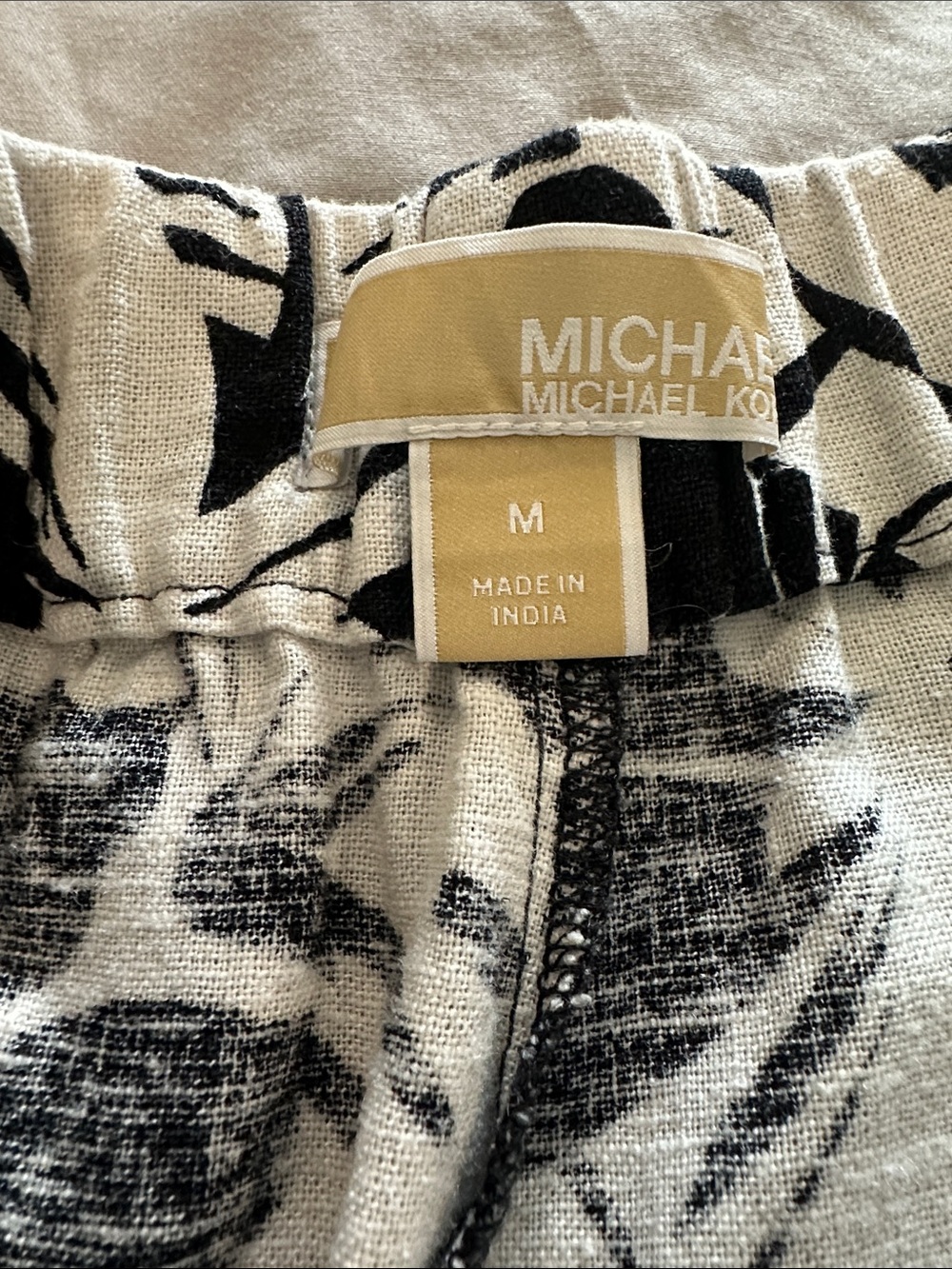 Michael Kors Black & White Floral Leaf Bermuda Shorts - Picture 2 of 7